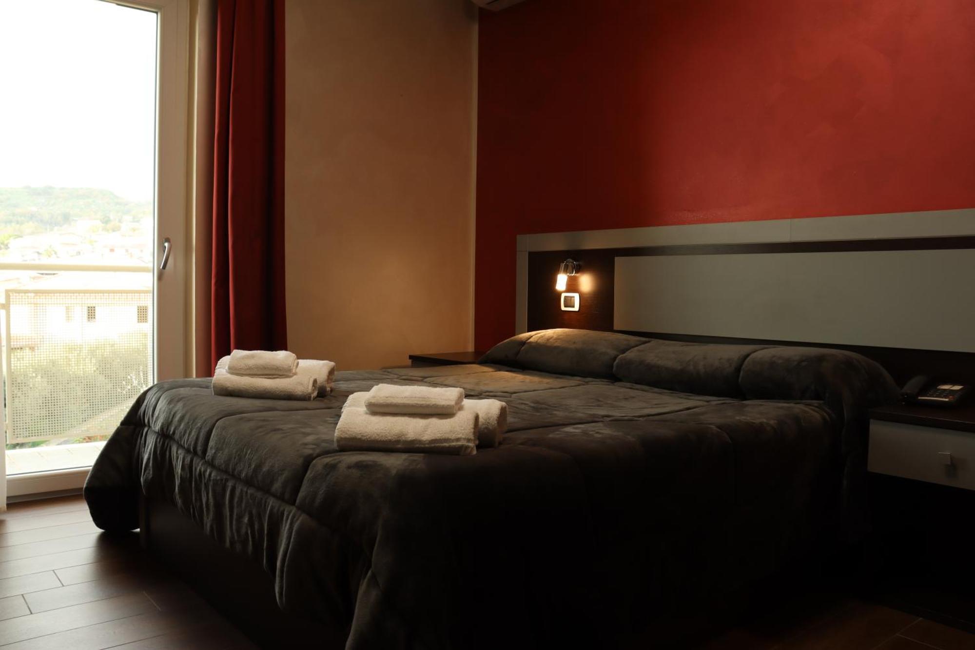 Hotel Paradiso فاليرنا المظهر الخارجي الصورة