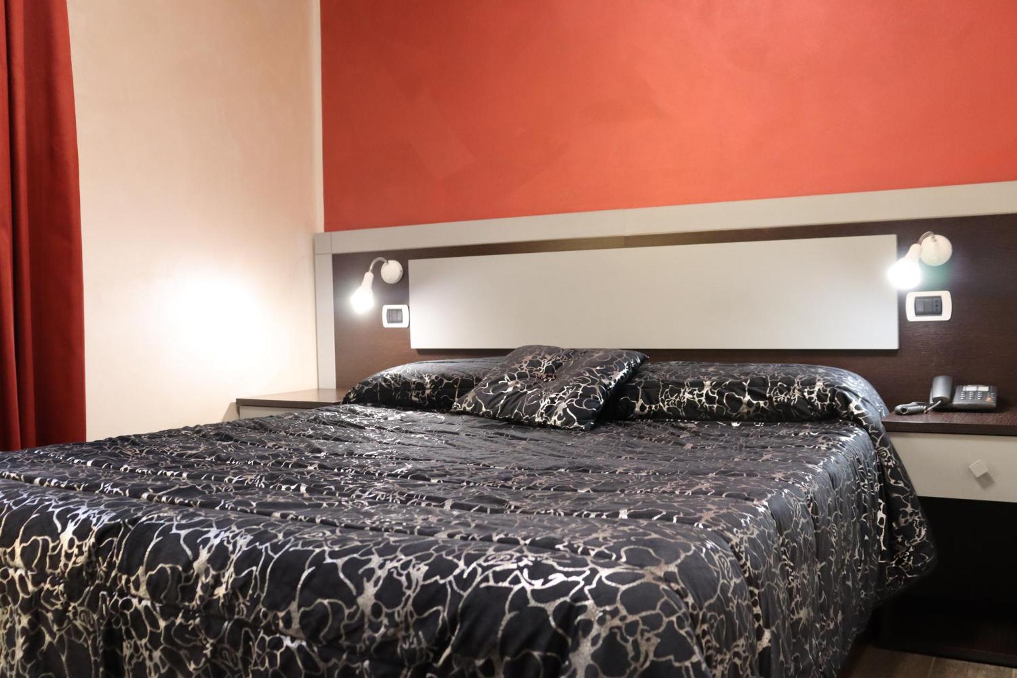 Hotel Paradiso فاليرنا المظهر الخارجي الصورة